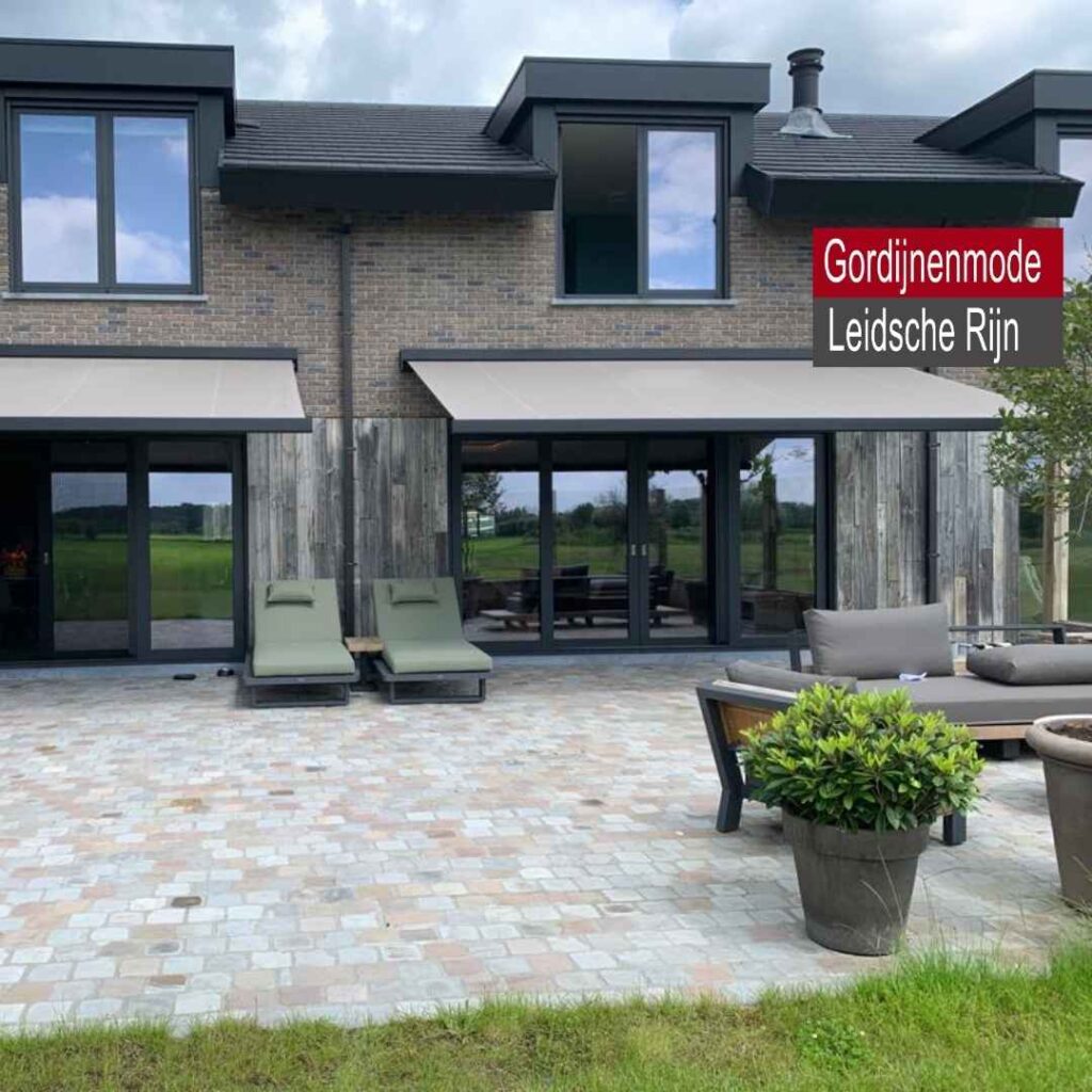 Gordijnenmode Leidsche Rijn De Meern - Buitenzonwering Knikarmscherm 1
