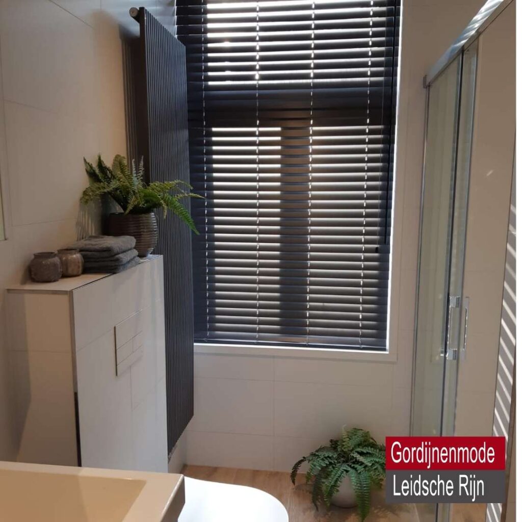 Gordijnenmode Leidsche Rijn De Meern - Aluminium horizontale jaloezie badkamer.jpg