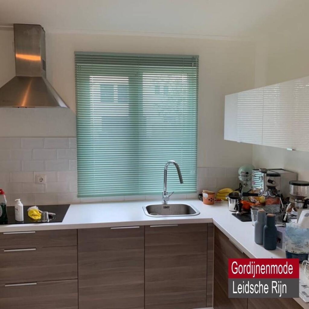Gordijnenmode Leidsche Rijn De Meern - Aluminium horizontale jaloezie met ladderband kleur pastel.jpg