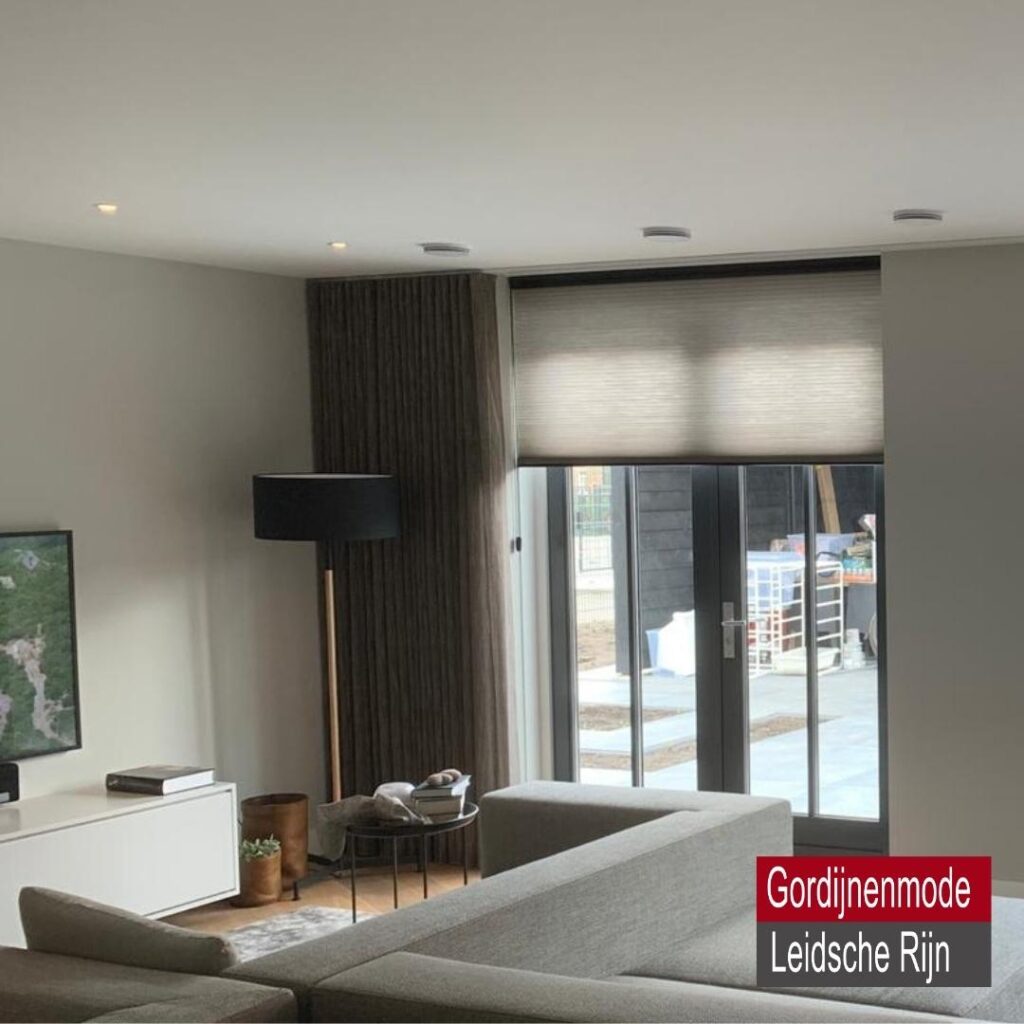 Gordijnenmode Leidsche Rijn De Meern - Gordijnen Wave combinatie Duette Taupe