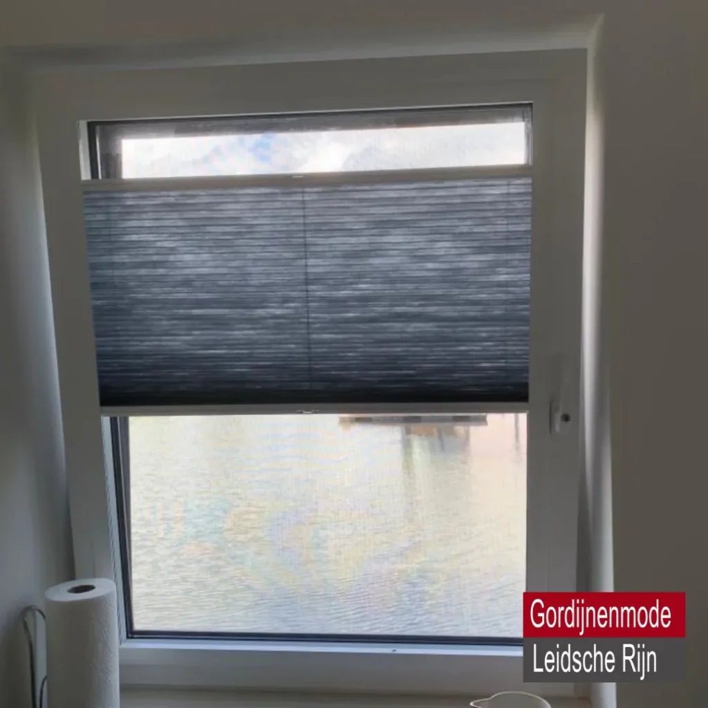 Gordijnenmode Leidsche Rijn De Meern - magneetframe kunststof kozijn duetgordijn lichtdoorlatend kleur antraciet